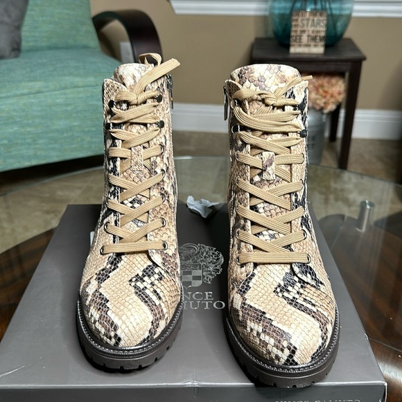 New! Vince Camuto Lace-Up Ankle Boots - Gaviana in size 7.5 Wide - Picture 1 of 8